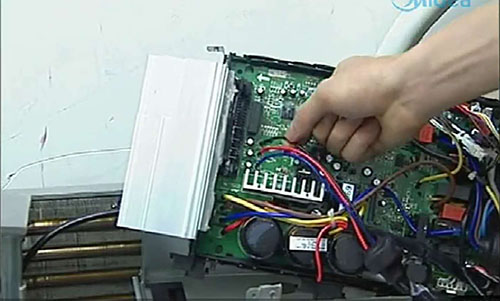 平湖美的空调电话是多少